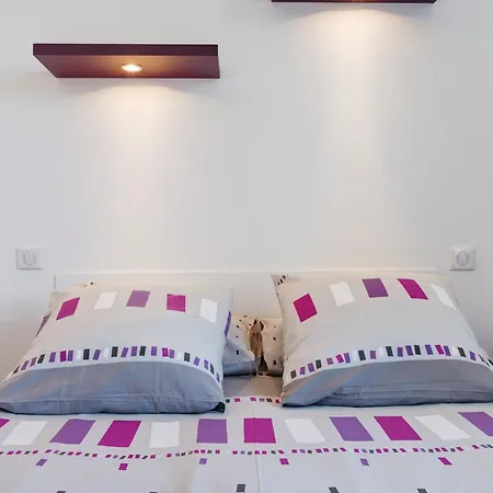 D'hotes La Baritaudiere Bed and Breakfast 3*